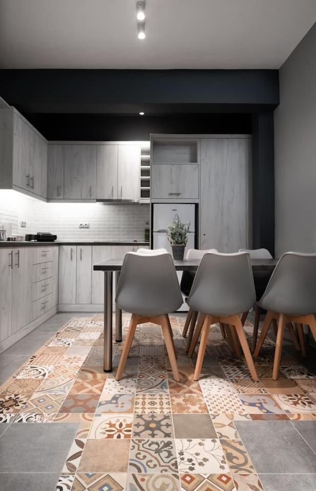 شقة Superb & Luxury Apt At The Heart Of أثينا المظهر الخارجي الصورة